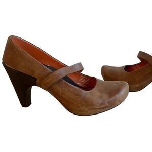 Tsubo amazing distressed leather slingback heels 7.5 very good condition